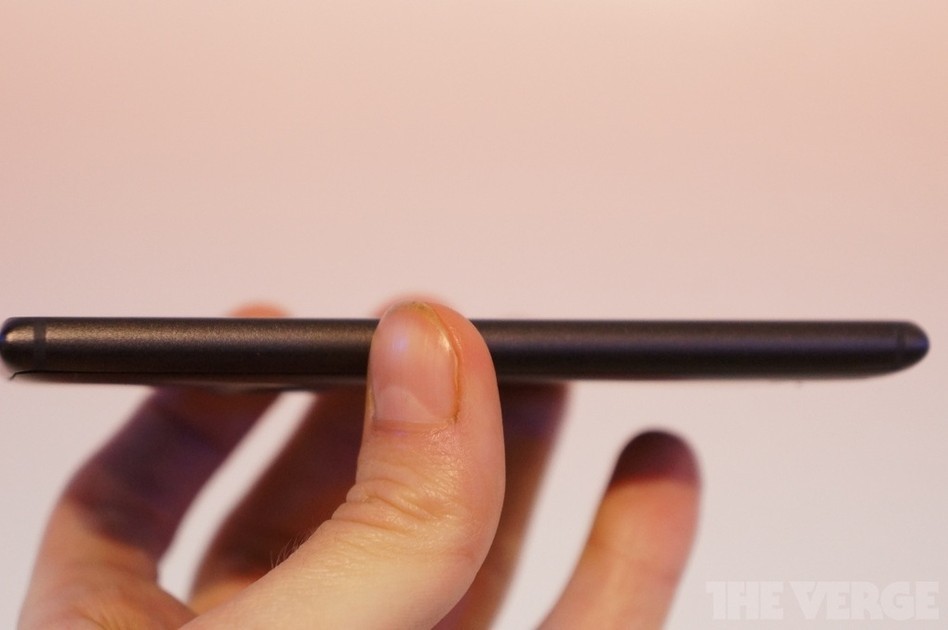 钢铁身躯 诺基亚Lumia925机身实拍_8