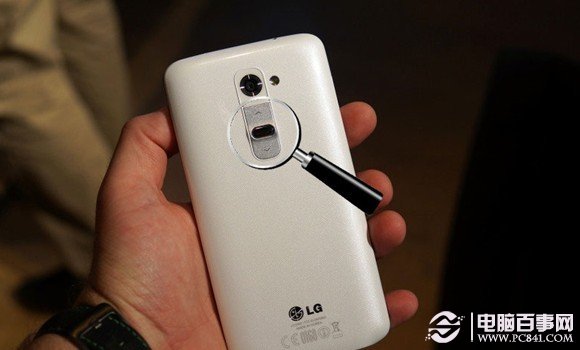 LG G2独特的背面电源按键设计