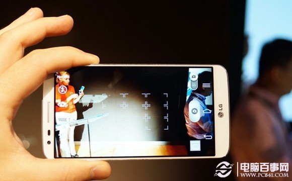 LG G2支持多点聚焦拍照