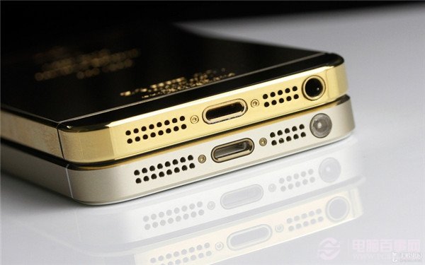 将黄金版iPhone 5S与香槟色版本放在一起，可以明显感觉到前者更加亮眼，两相比较之后，黄金版iPhone 5S也更有“土豪”的气质。