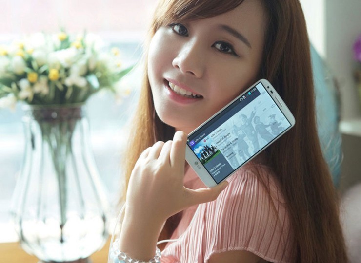 清纯美女魅力展 LG G2超窄边框旗舰手机图赏_6