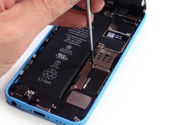 iPhone 5C内部电池拆除