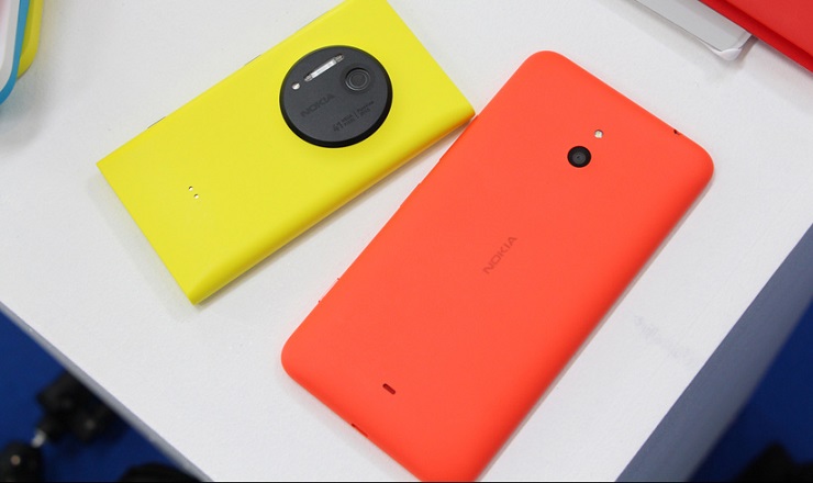 诺基亚Lumia 1320外观