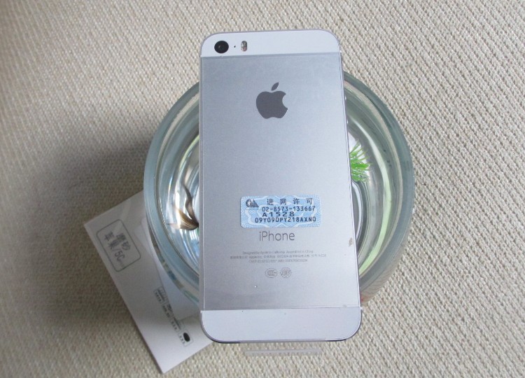 iPhone 5S银色外观图赏：iPhone 5S银色好看吗？_7