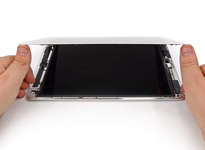超薄机身的秘密 4G版苹果iPad Air拆机_11
