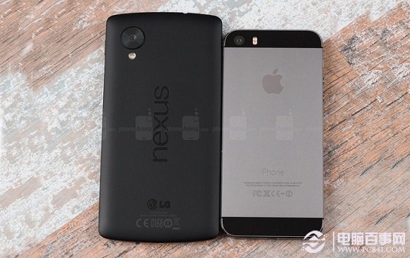 Nexus 5与iPhone 5s背面外观对比