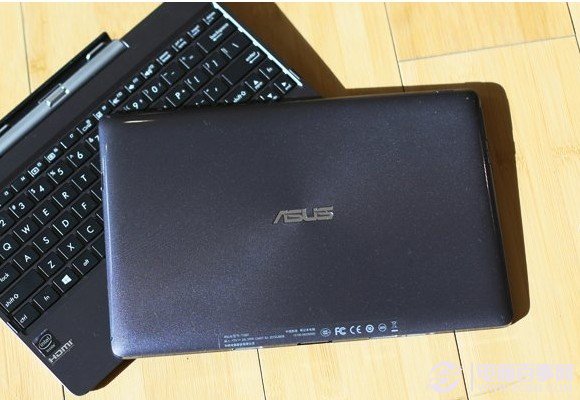 华硕T100笔记本键盘采用插拔式设计