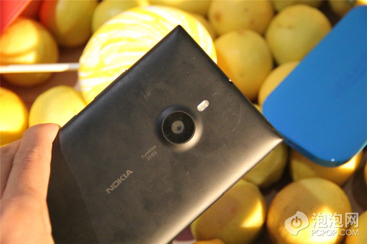 6寸巨屏/顶级四核 Lumia 1520真机实拍_15