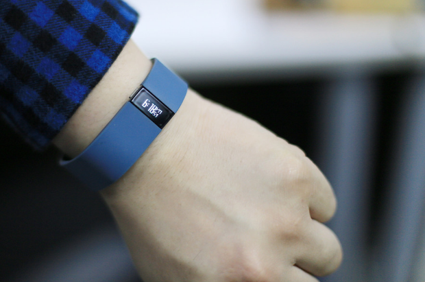 增加液晶屏设计 Fitbit Force手环开箱(17/17)