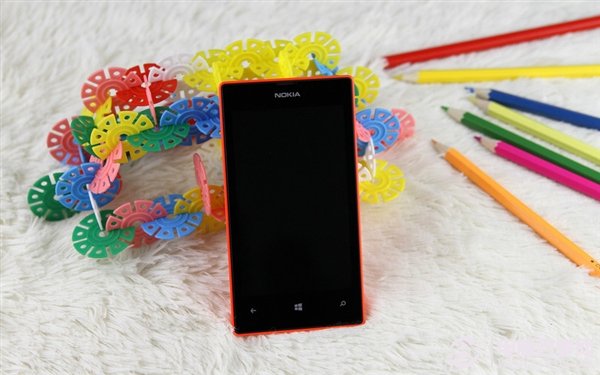 诺基亚千元新神器：Lumia 525开箱图赏