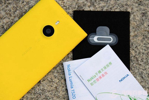 诺基亚Lumia 1520手机背面图赏