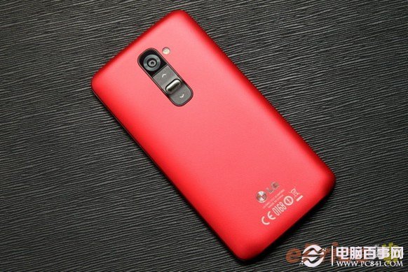 LG G2红色版背面图片