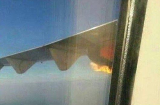 马来西亚航班再生事故：2100米高空发动机起火