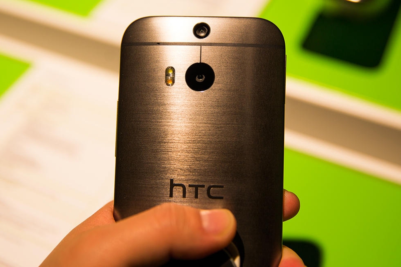 土豪金机身 HTC One M8真机图赏(2/12)