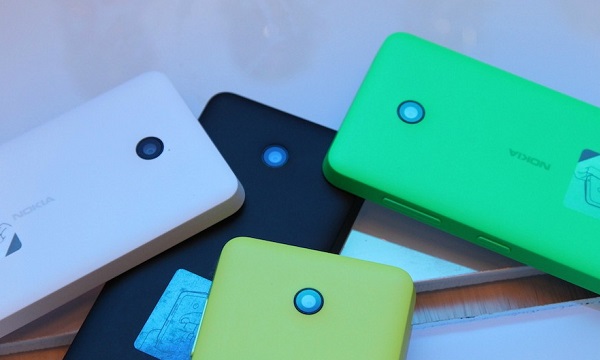 诺基亚Lumia 630手机图片