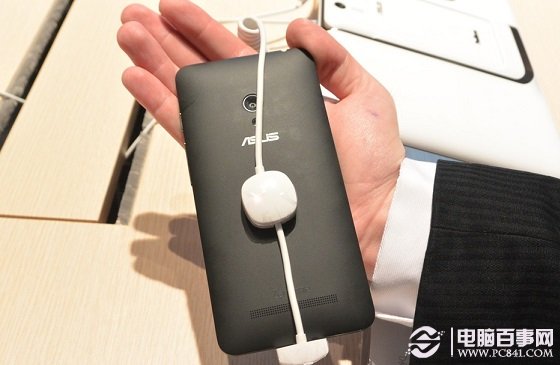 4G版华硕ZenFone 5手机背面外观
