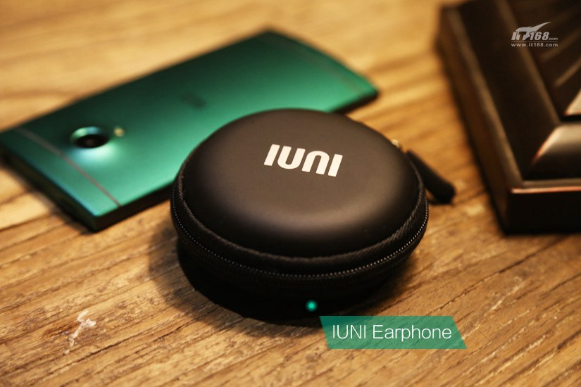包装唯美有品手机 IUNI U2极光绿版开箱图赏_14