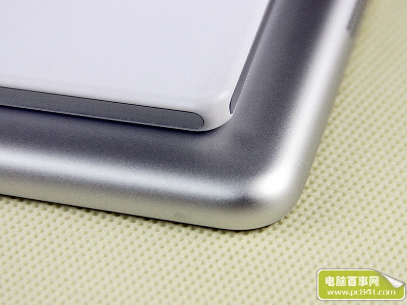 极致轻薄之争 索尼Z2对比iPad Air图赏(18/26)
