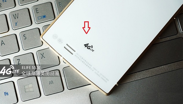 金立S5.5L背面底部印有4G字样
