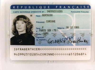 图为法国身份证