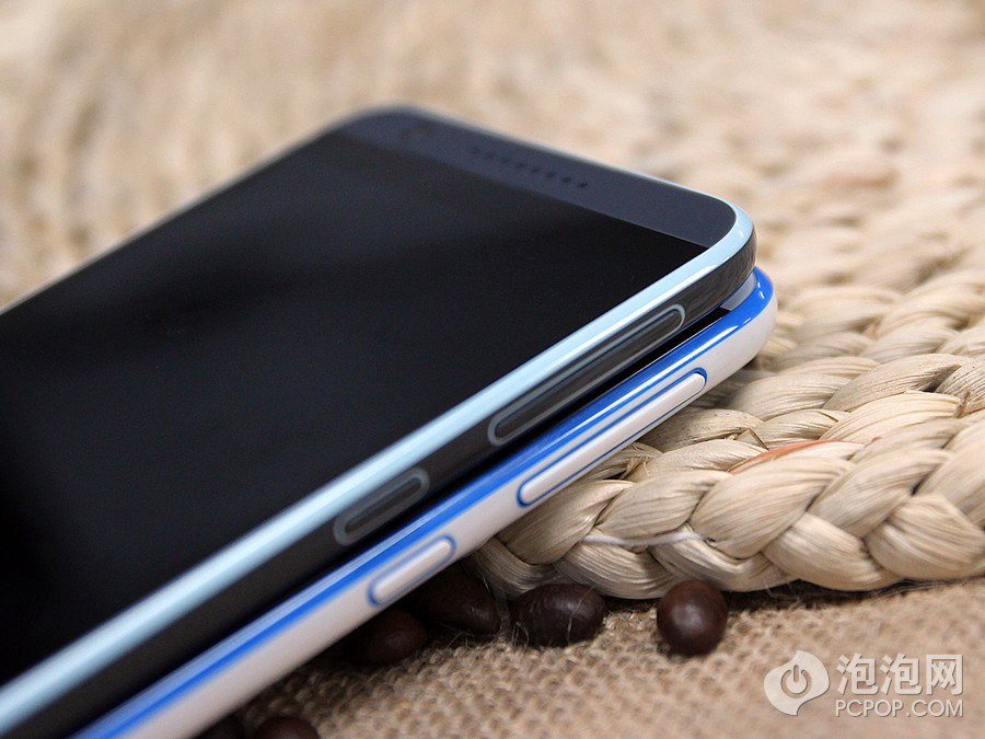 双4G时尚机身 HTC Desire 820黑白色对比图赏_8