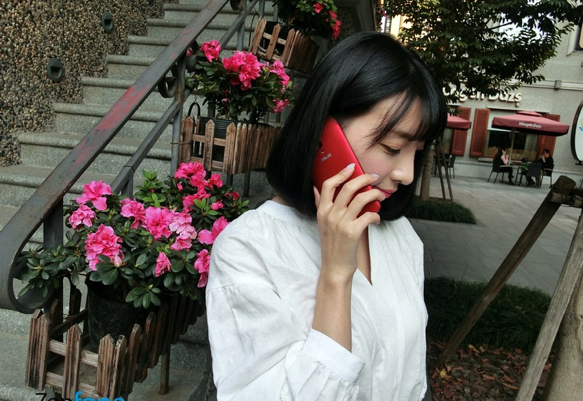 坚如磐石设计 华硕ZenFone5 4G版美女图赏_10
