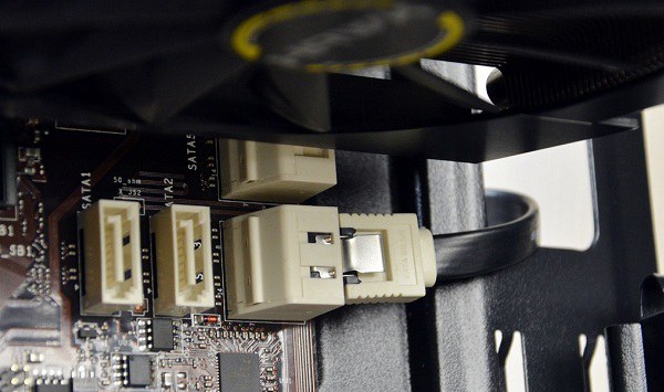 2015组装电脑教程：AMD八核独显DIY电脑装机教程