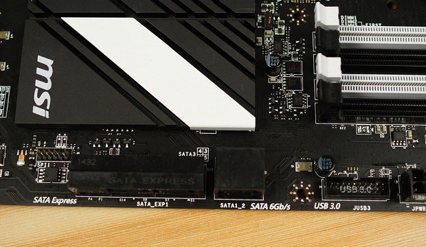 SSD固态硬盘需要配备SATA3.0接口主板